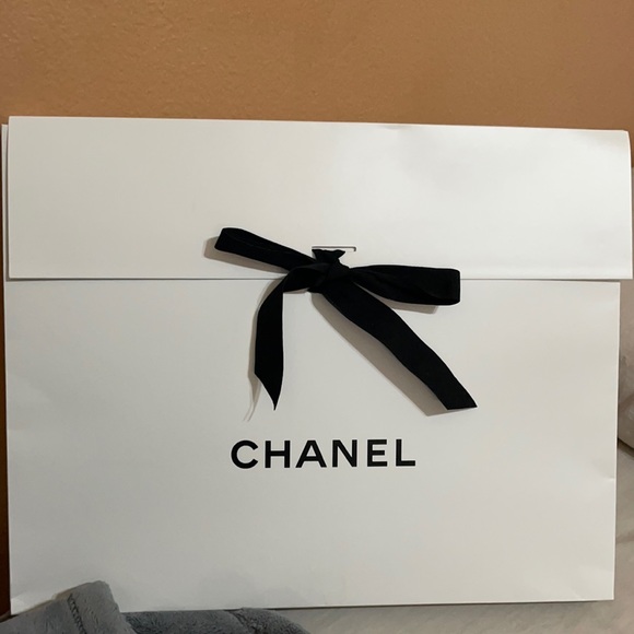 Authentic Chanel black cashmere scarf - Picture 4 of 4